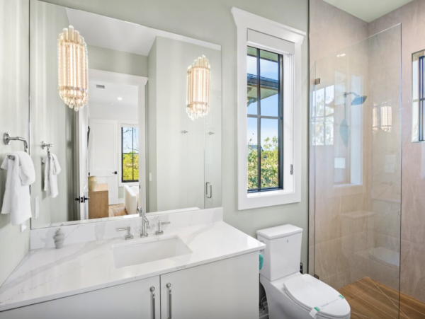 Custom Luxury Home 7 minute walk to beach and South Village